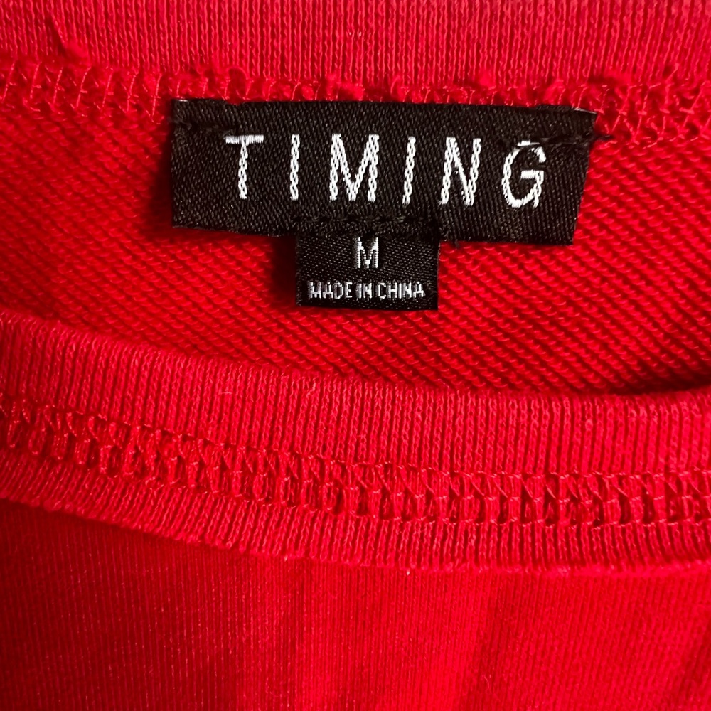 🎈NEW🎈Women’s Timing Red Game Day Sweatshirt, Size Medium, very soft - Picture 2 of 5